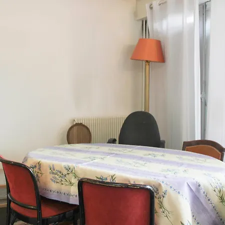 Nest With Balcony Overlooking The Eiffel Tower Apartment Paris