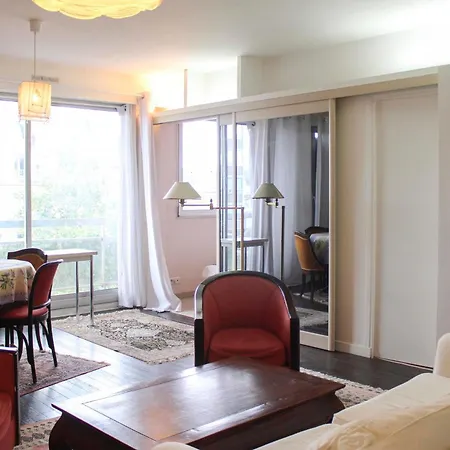 Nest With Balcony Overlooking The Eiffel Tower * Parigi